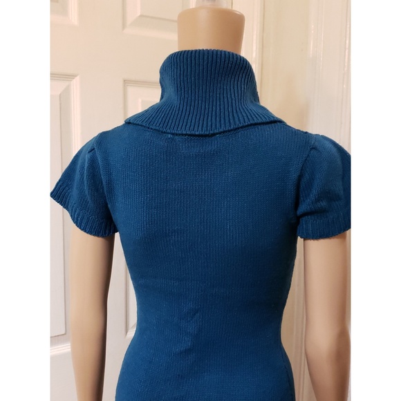 Gold Drama {CABLE KNIT DRESS} - Picture 6 of 9